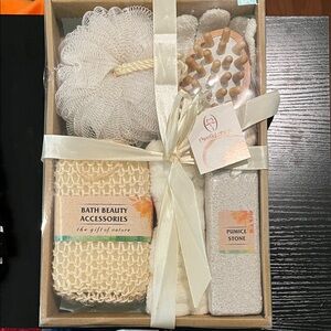 Bath & Body Tools Gift Set — Gentle Exfoliation and Care